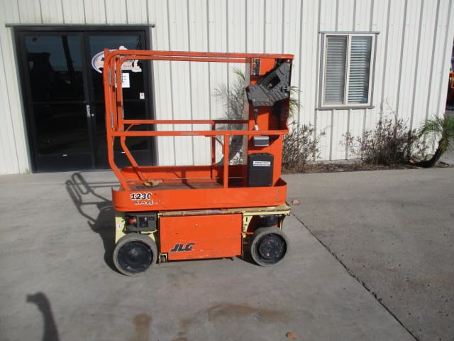 Buy 2015 JLG 1230ES