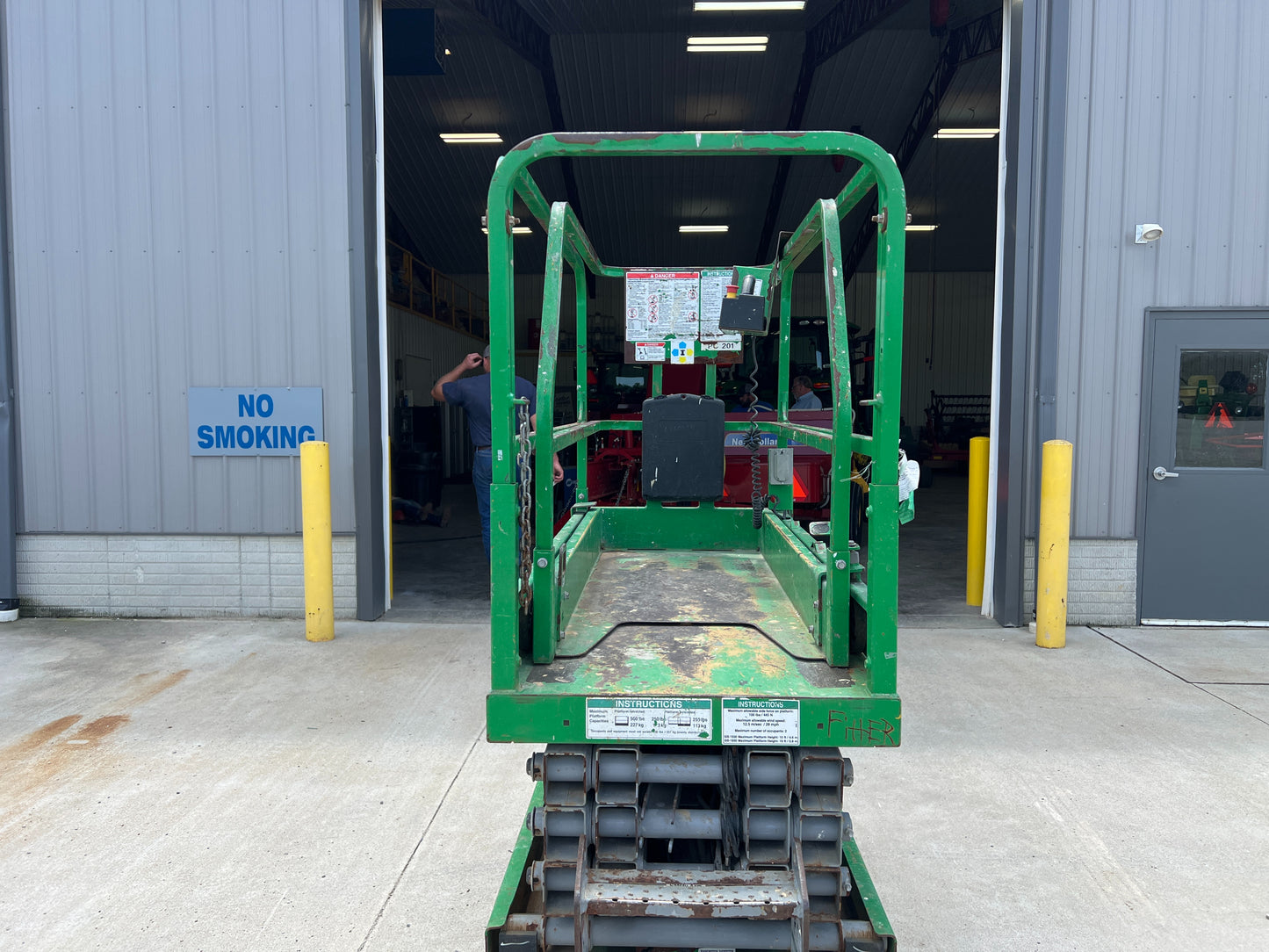 Buy 2015 GENIE scissor lift GS-1930
